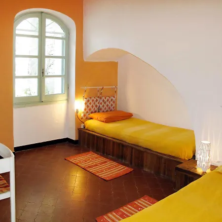 Casa Glicine 185s * Praelo